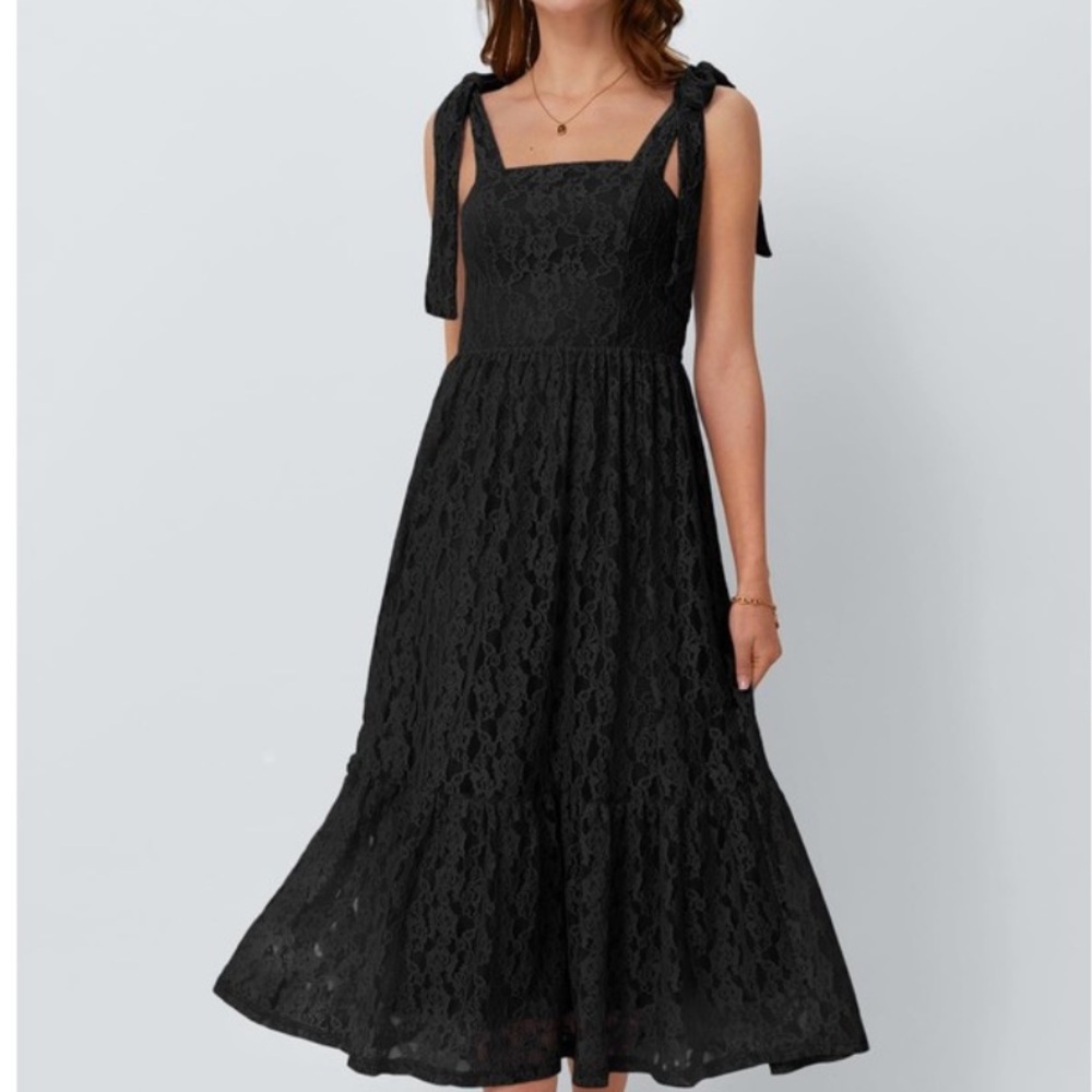 Elegant Black Lace Maxi Dress